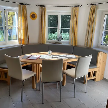 Bernhardiner Apartman