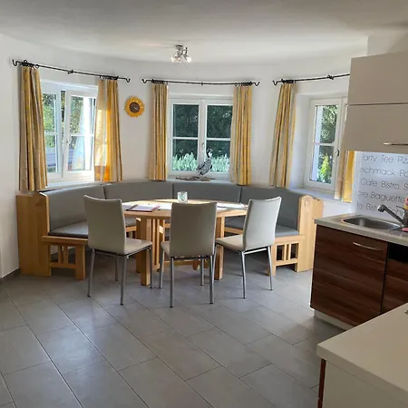 Bernhardiner Apartman *